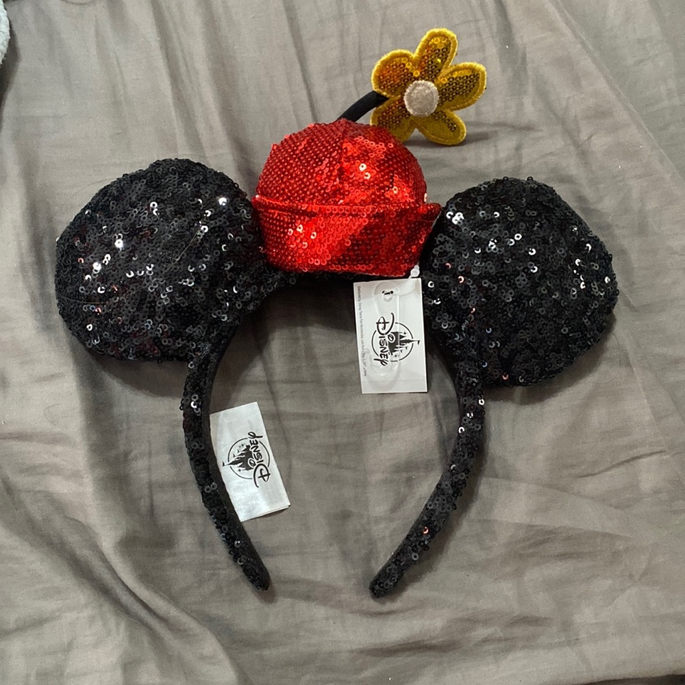 Minnie Mouse Ears w/ flower